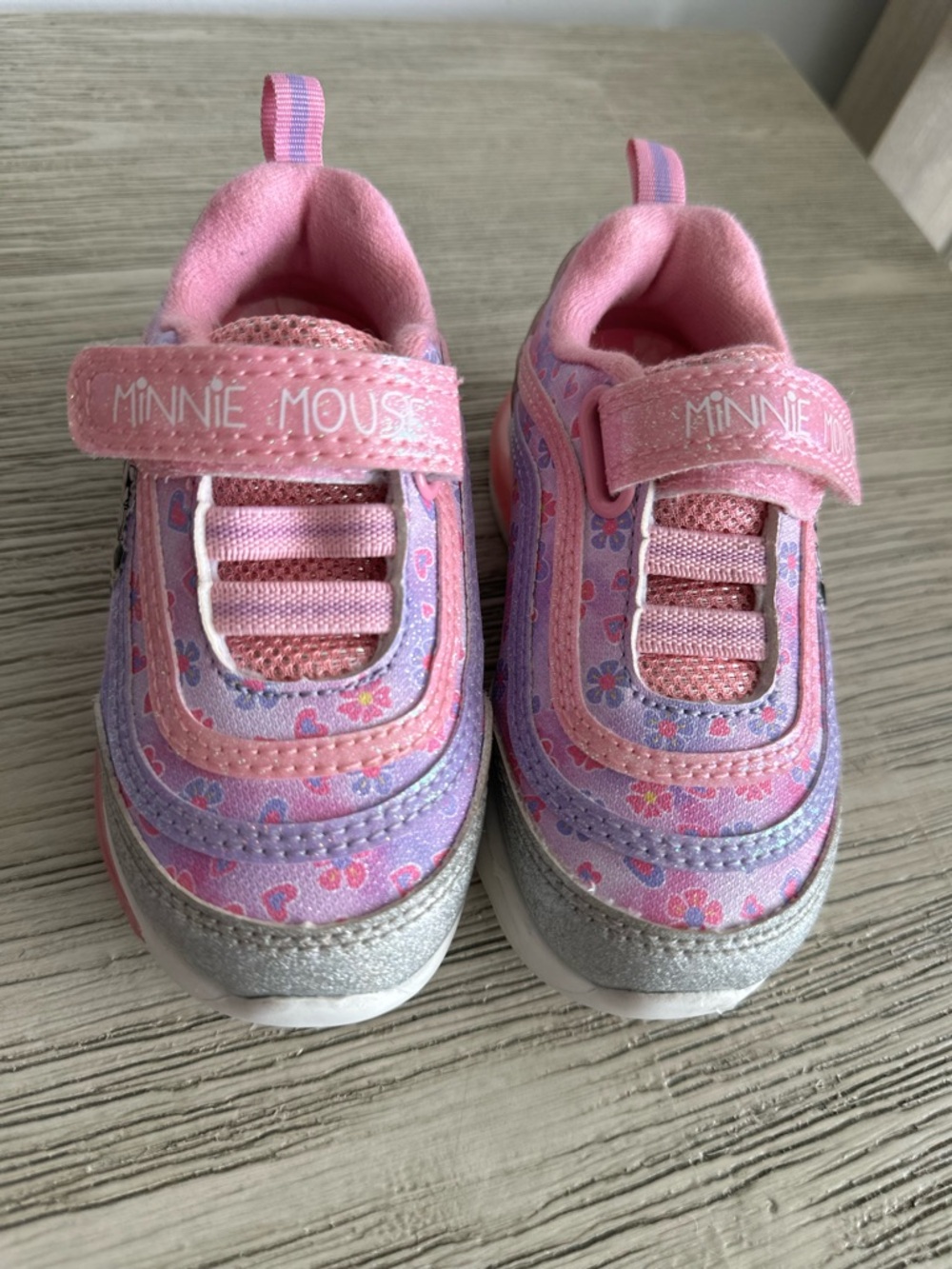 Minnie Mouse Pink & Purple Light-Up toddler Sneakers size 7
